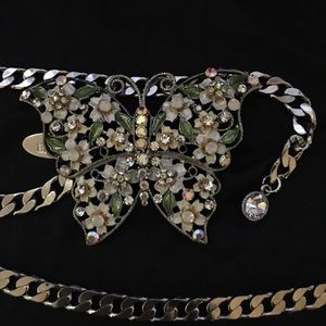 Cära n.y. Belt 45’ inches long it weighs 130g